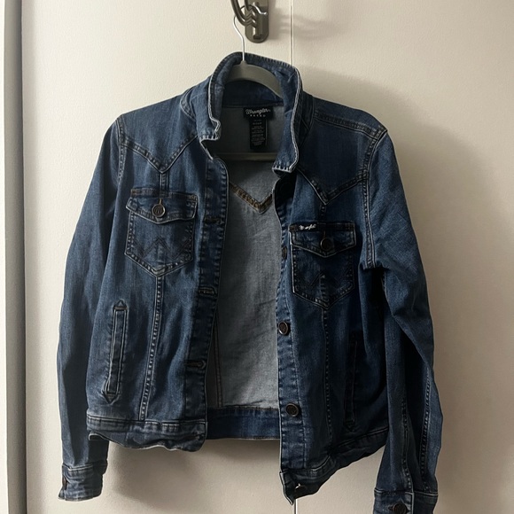 Small Wrangler Retro Jacket. Worn seldomly. Like new. No stains. No tear. - Picture 2 of 2